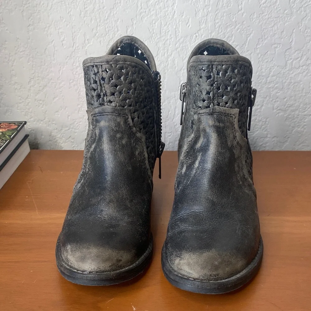 Circle G Distressed Black Woven Cutout Ankle Boots - Picture 4 of 10